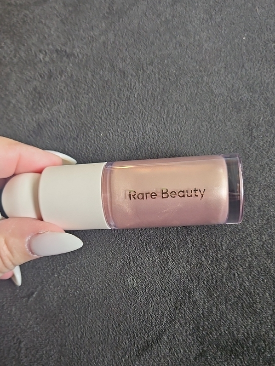 Rare Beauty Other - Rare Beauty Liquid Highlighter in Pink Champagne
